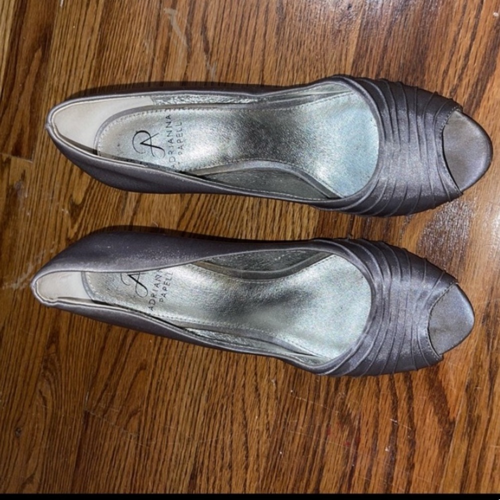 Gray heels